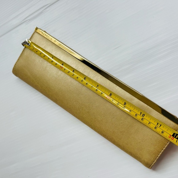 Vintage asymmetrical Elegant Gold Clutch - Picture 6 of 8